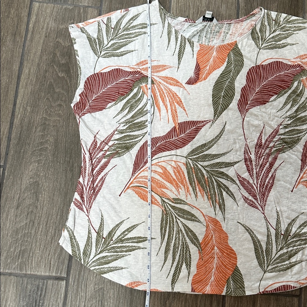Orvis Multicolor Leaf Print Short Sleeve Top - Picture 5 of 7
